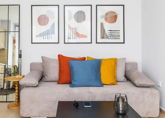 Retro Apartment In The City Center By Binobi!